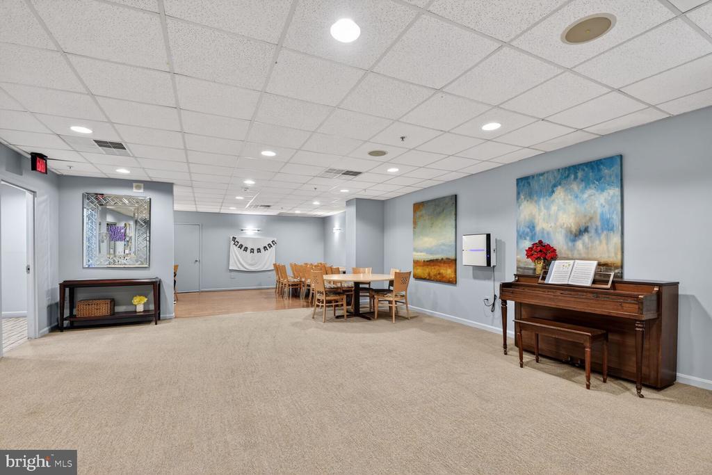 15115 INTERLACHEN DRIVE 3-904