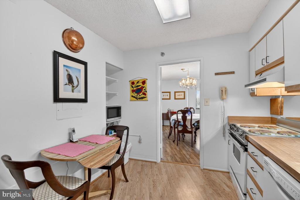 15115 INTERLACHEN DRIVE 3-904