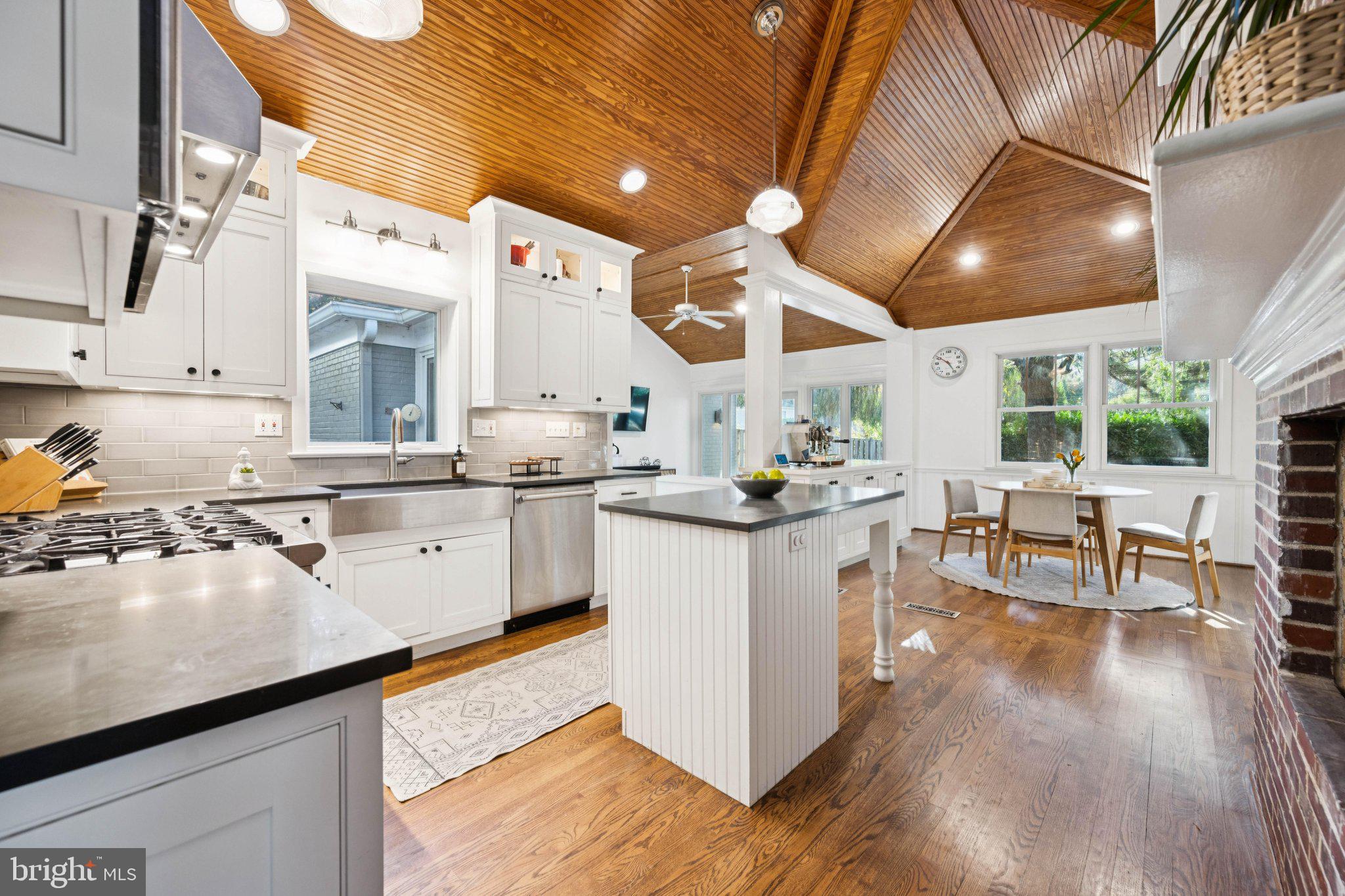 6 SPRING HILL COURT