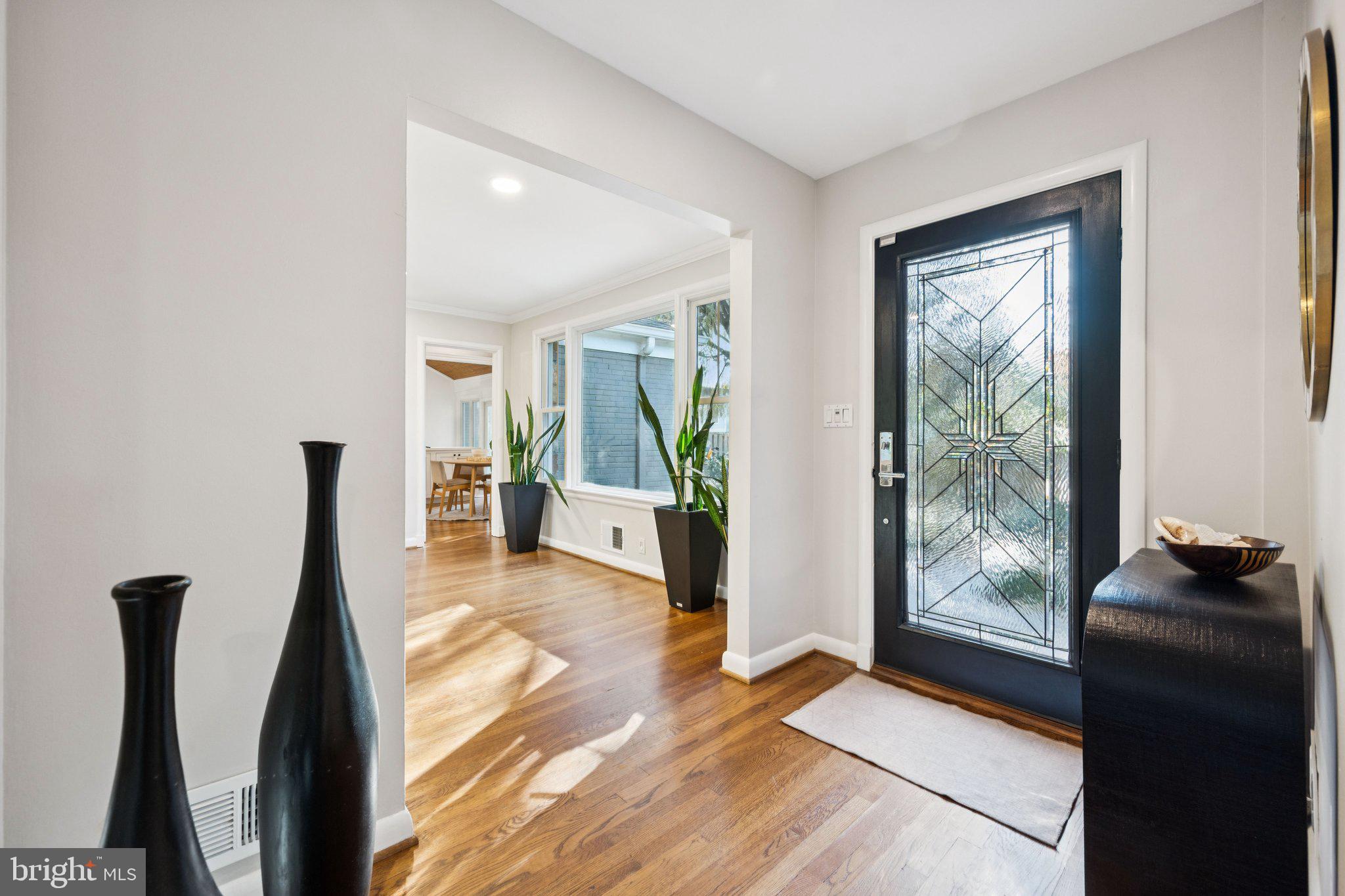 6 SPRING HILL COURT