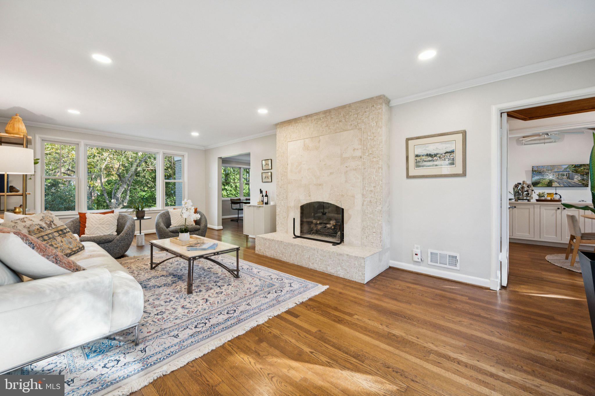 6 SPRING HILL COURT