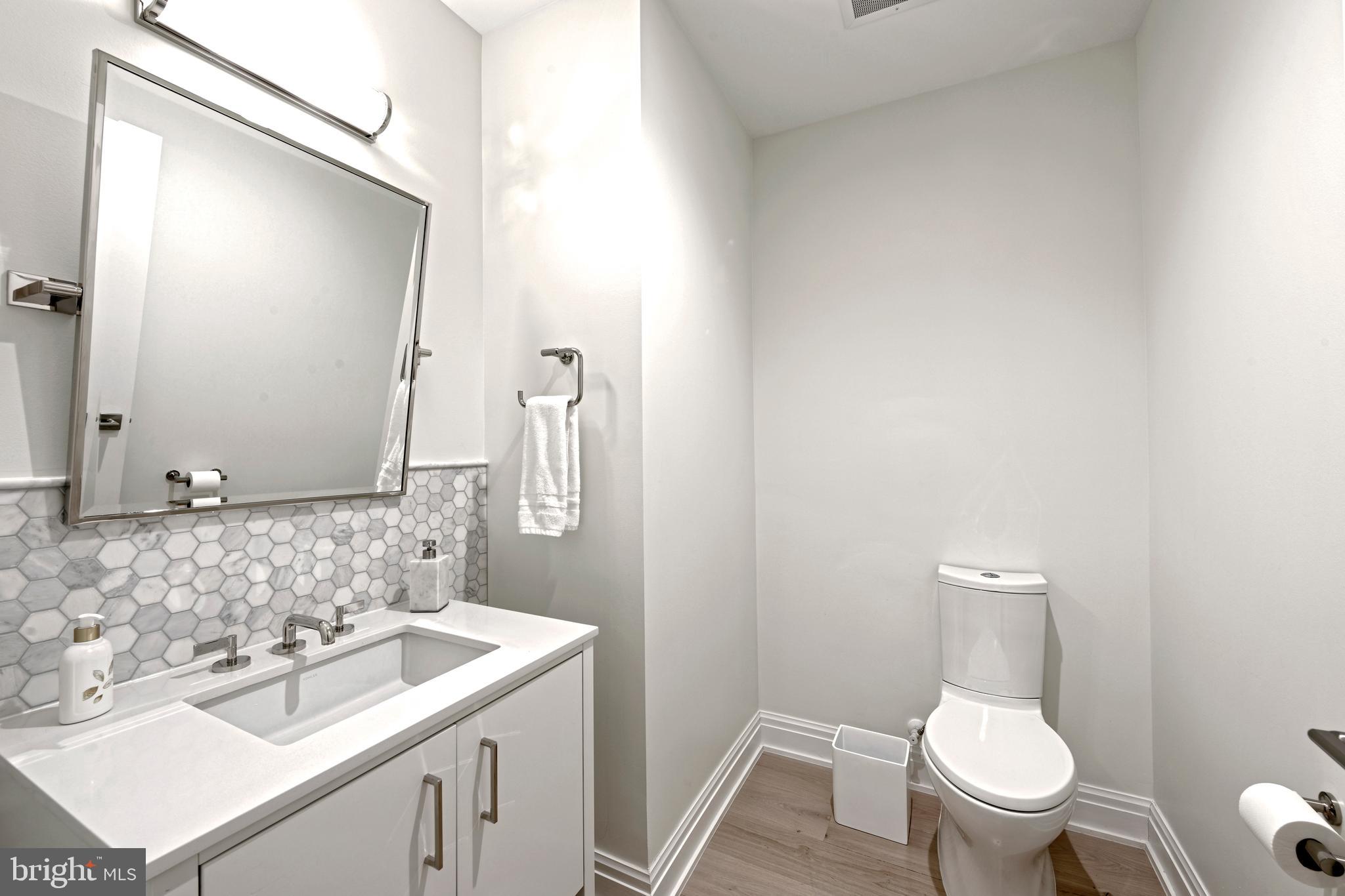 8551 CONNECTICUT AVENUE 207