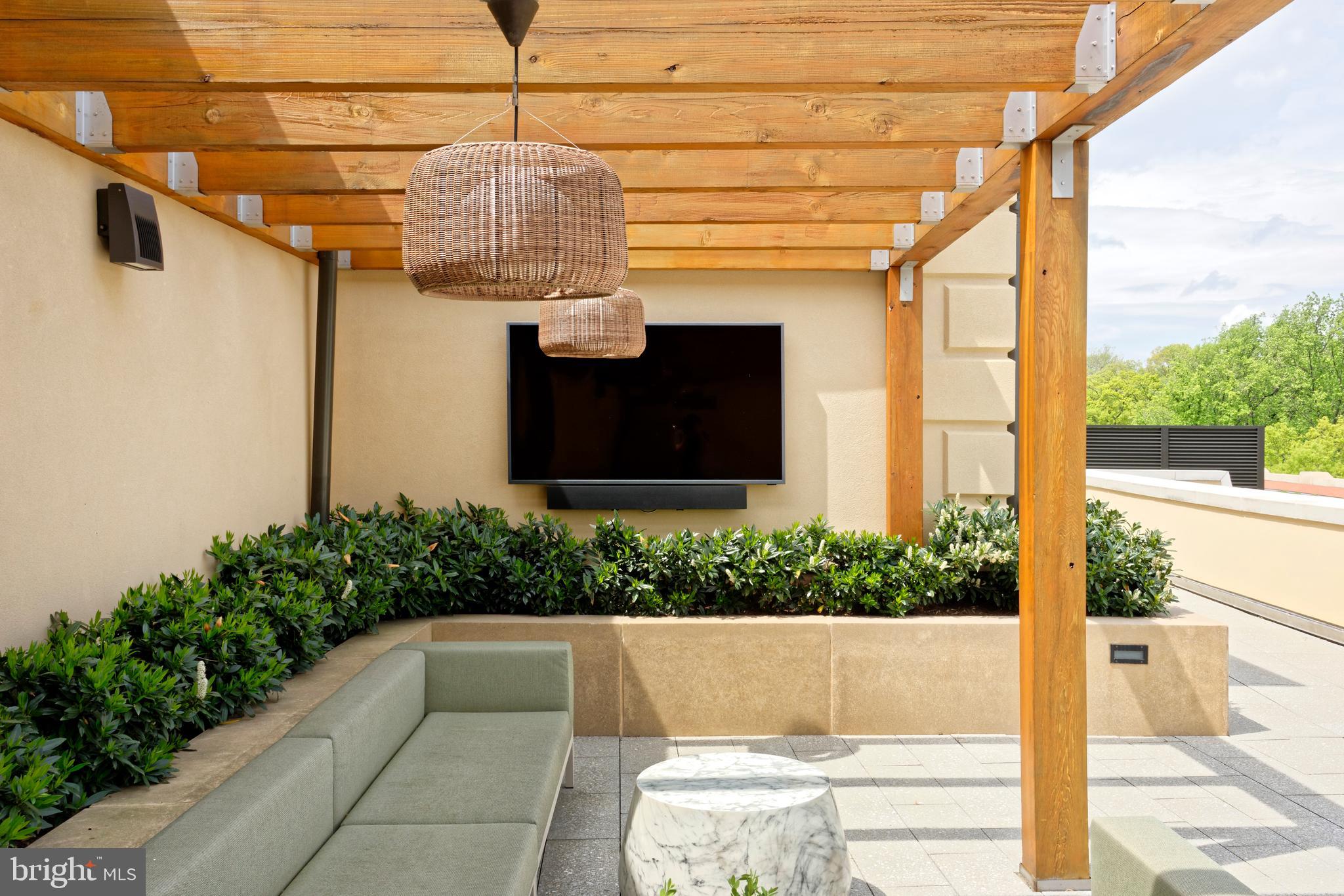 8551 CONNECTICUT AVENUE 207