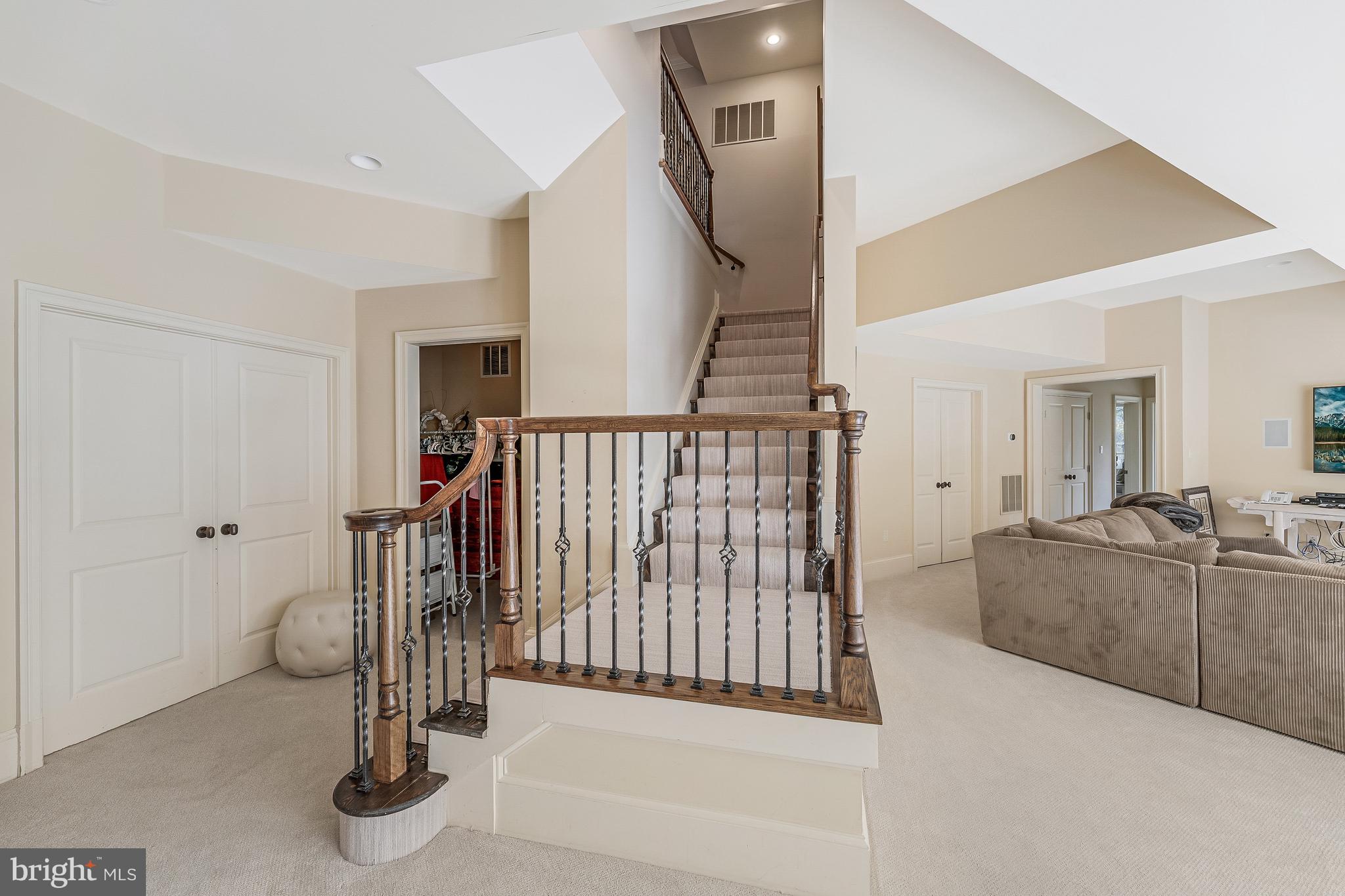 10 BURNING TREE COURT