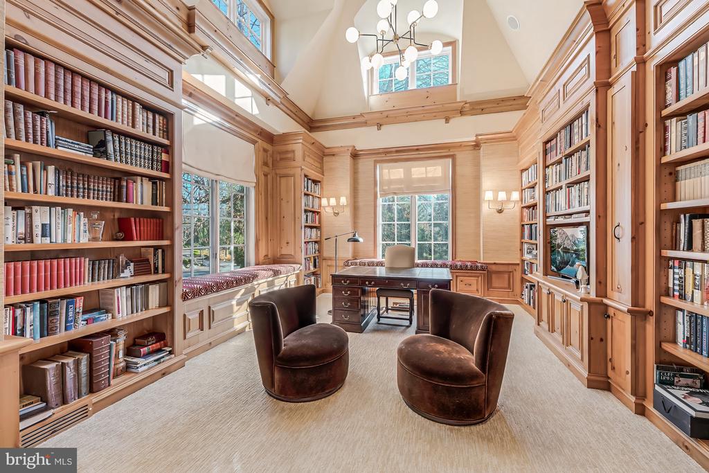 10 BURNING TREE COURT
