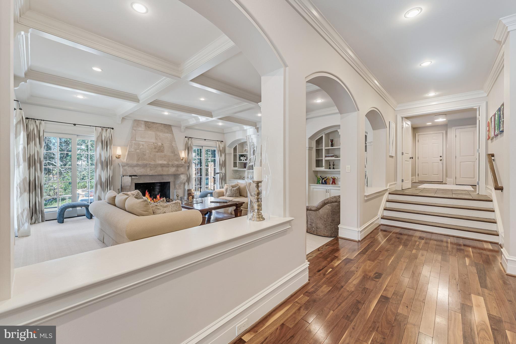 10 BURNING TREE COURT