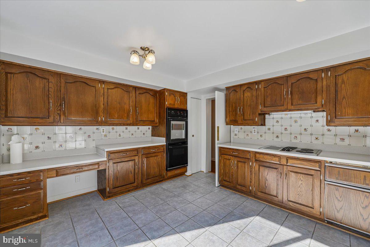 4978 SENTINEL DRIVE 12-306