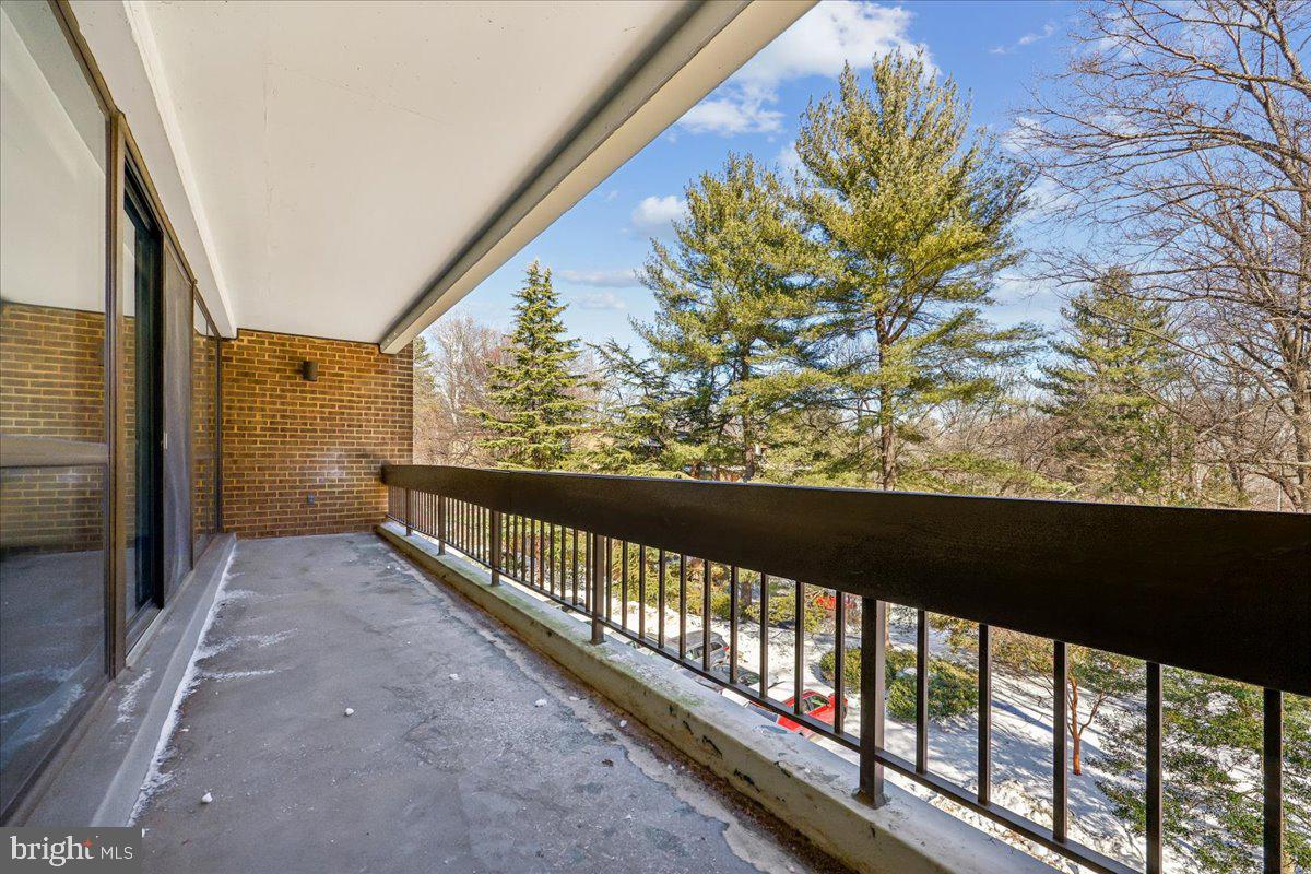 4978 SENTINEL DRIVE 12-306