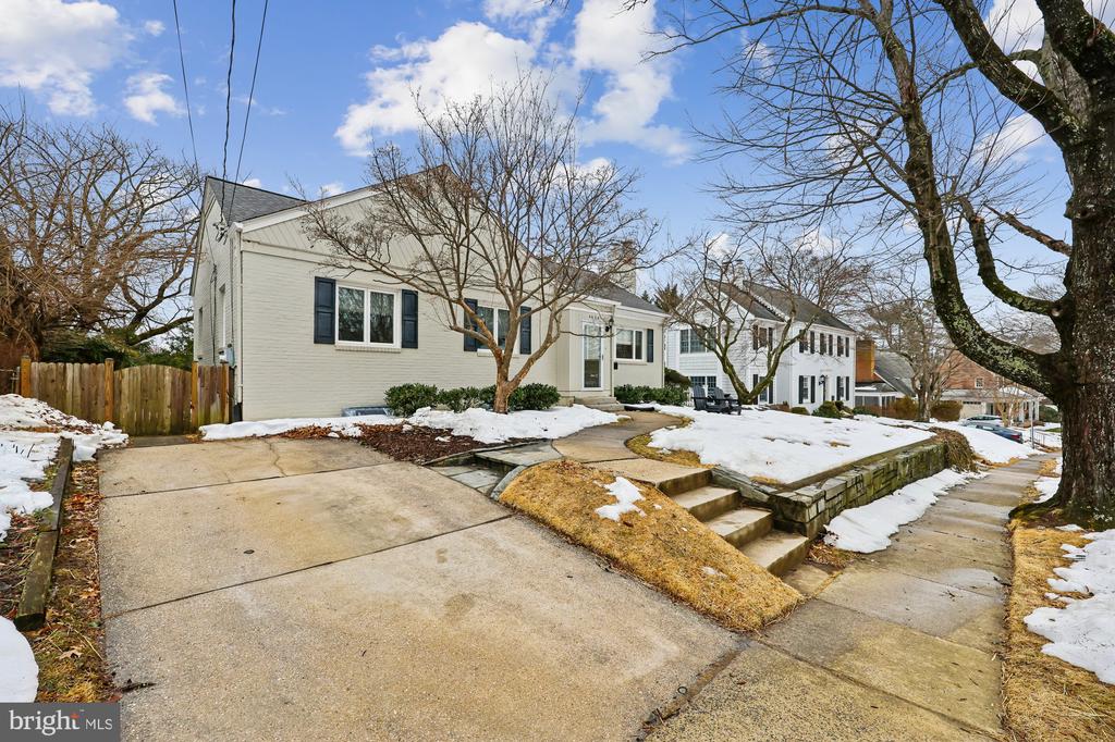 4626 WOODFIELD ROAD