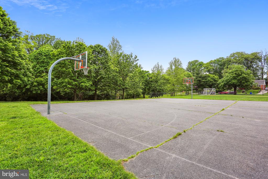 4626 WOODFIELD ROAD