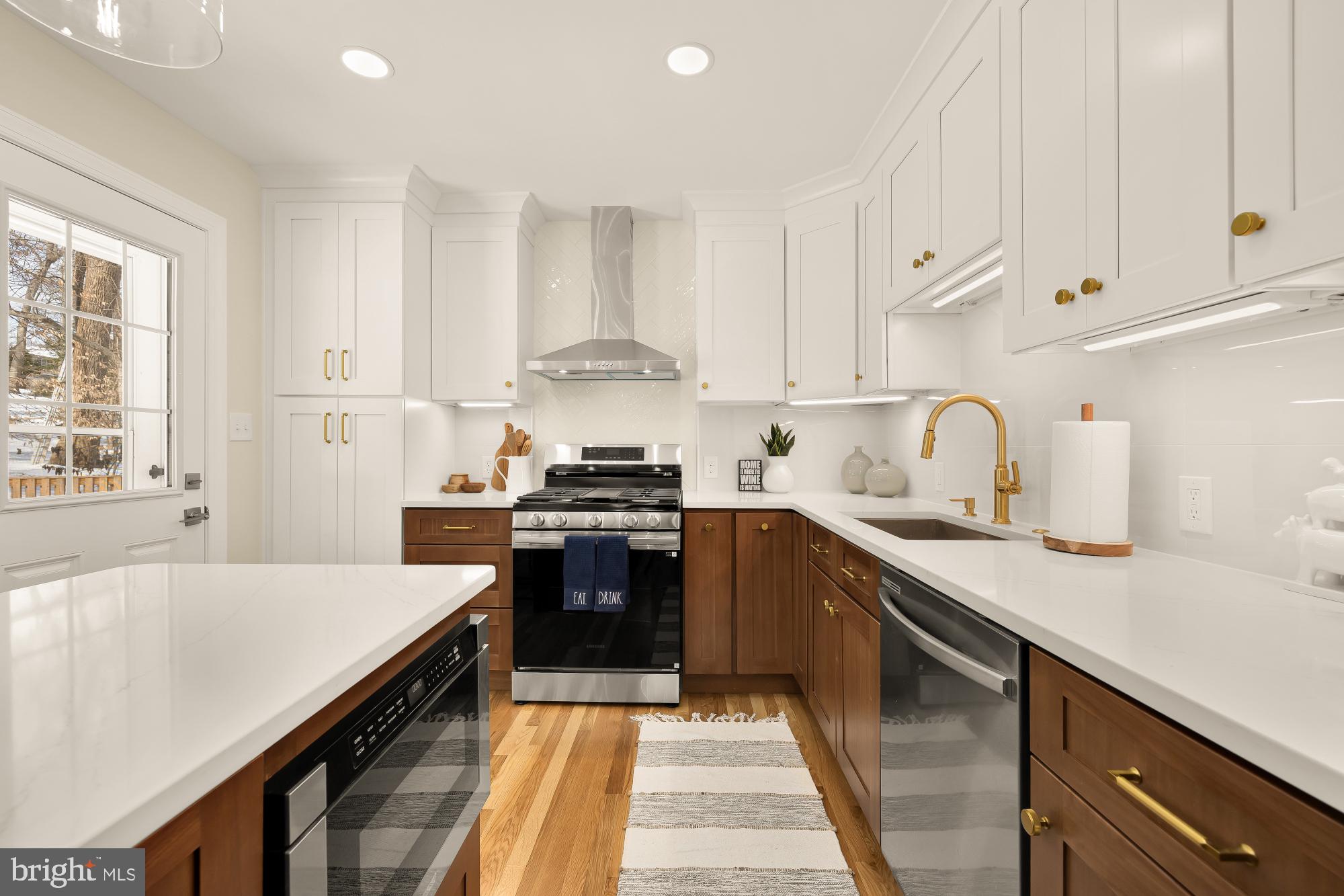 11708 STONEWOOD
