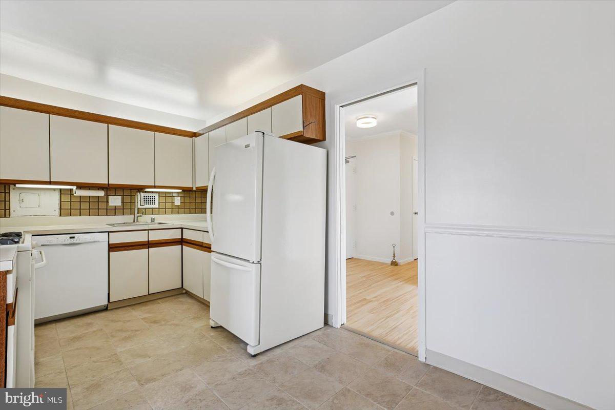 4515 WILLARD AVENUE 709