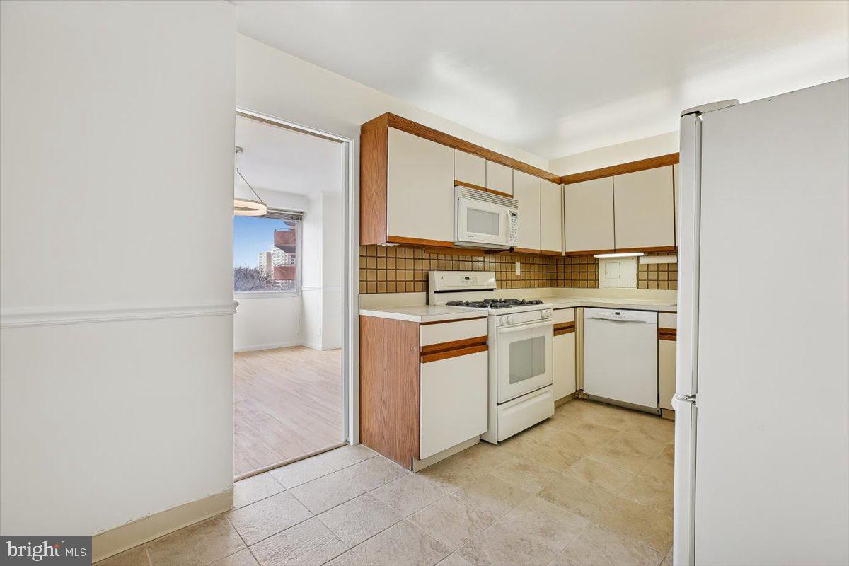 4515 WILLARD AVENUE 709