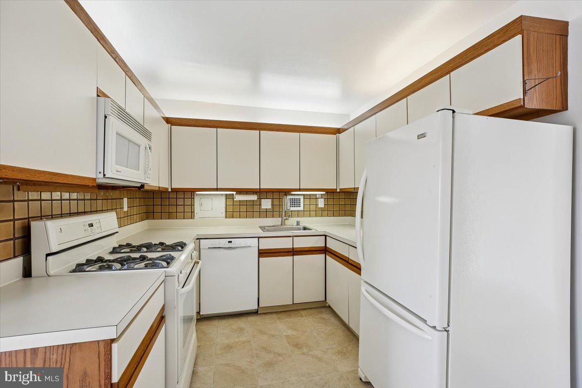 4515 WILLARD AVENUE 709
