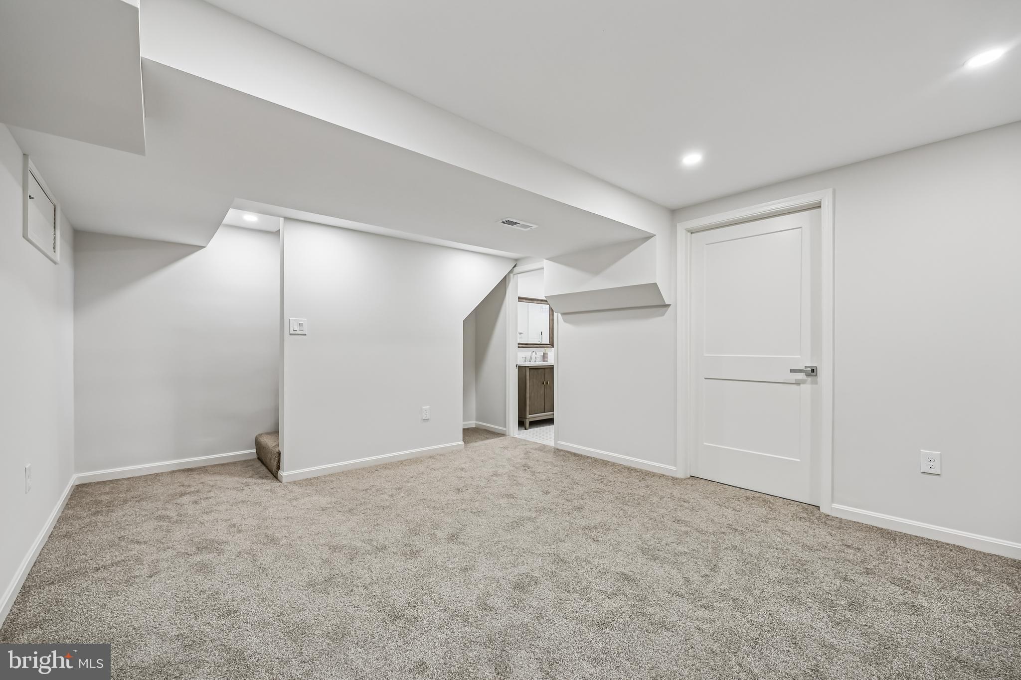 721 MAPLETON ROAD