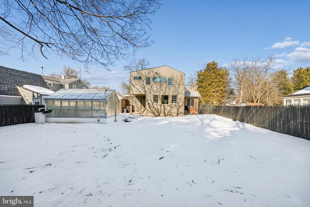 721 MAPLETON ROAD