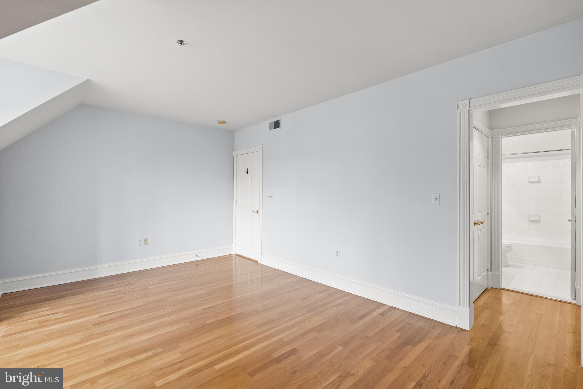 7465 ARLINGTON ROAD