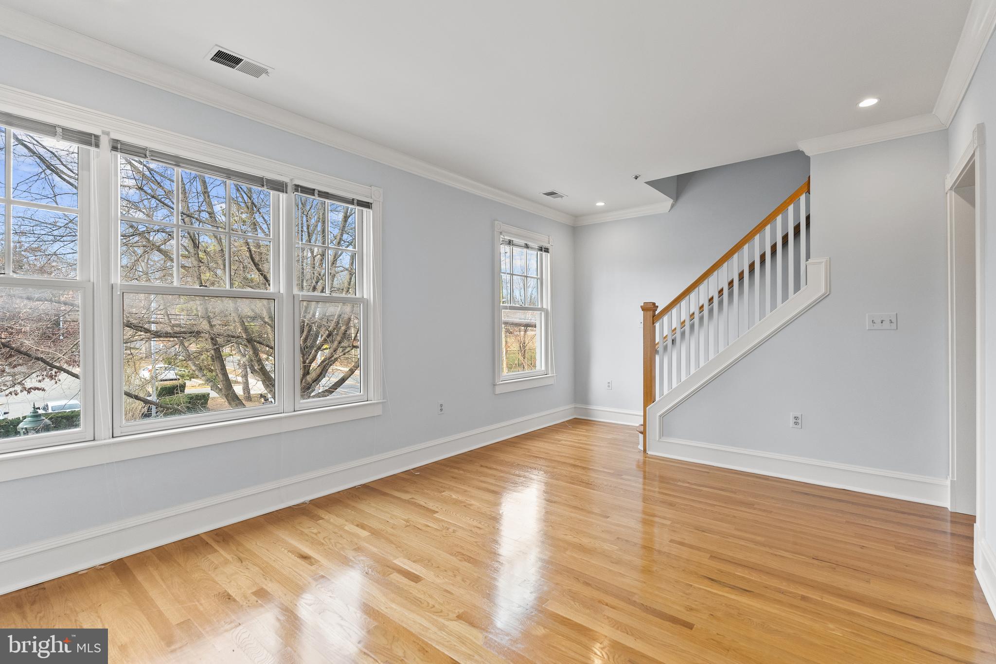7465 ARLINGTON ROAD