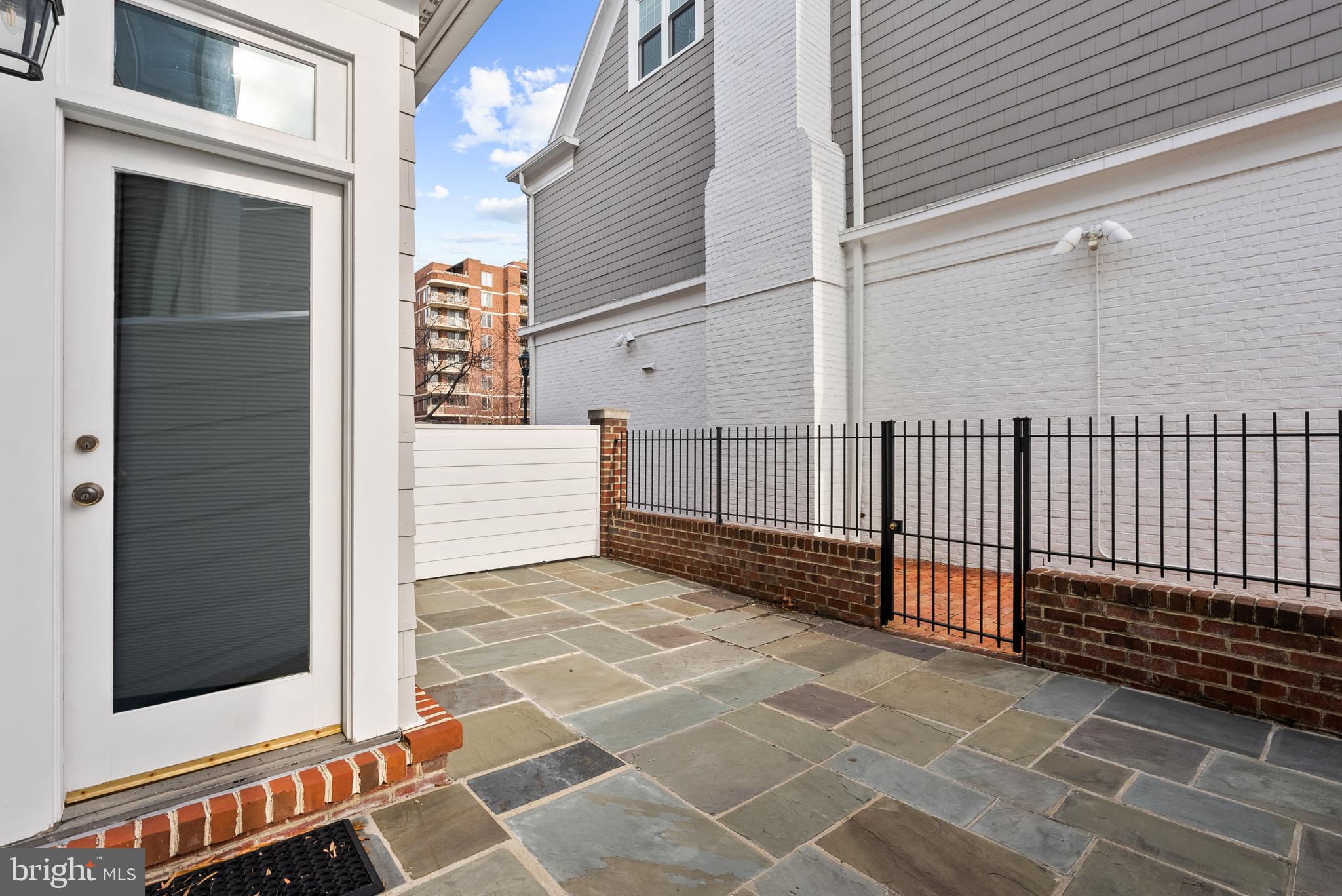 7465 ARLINGTON ROAD