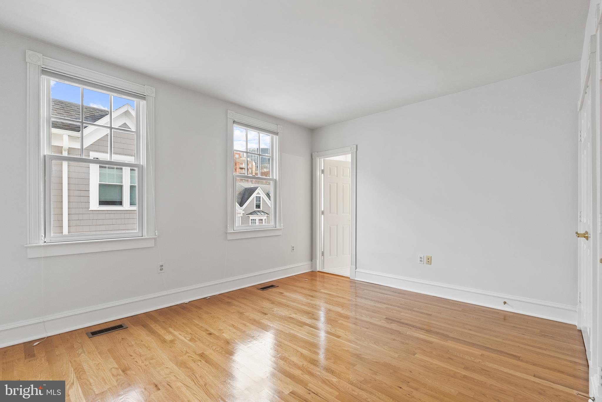 7465 ARLINGTON ROAD