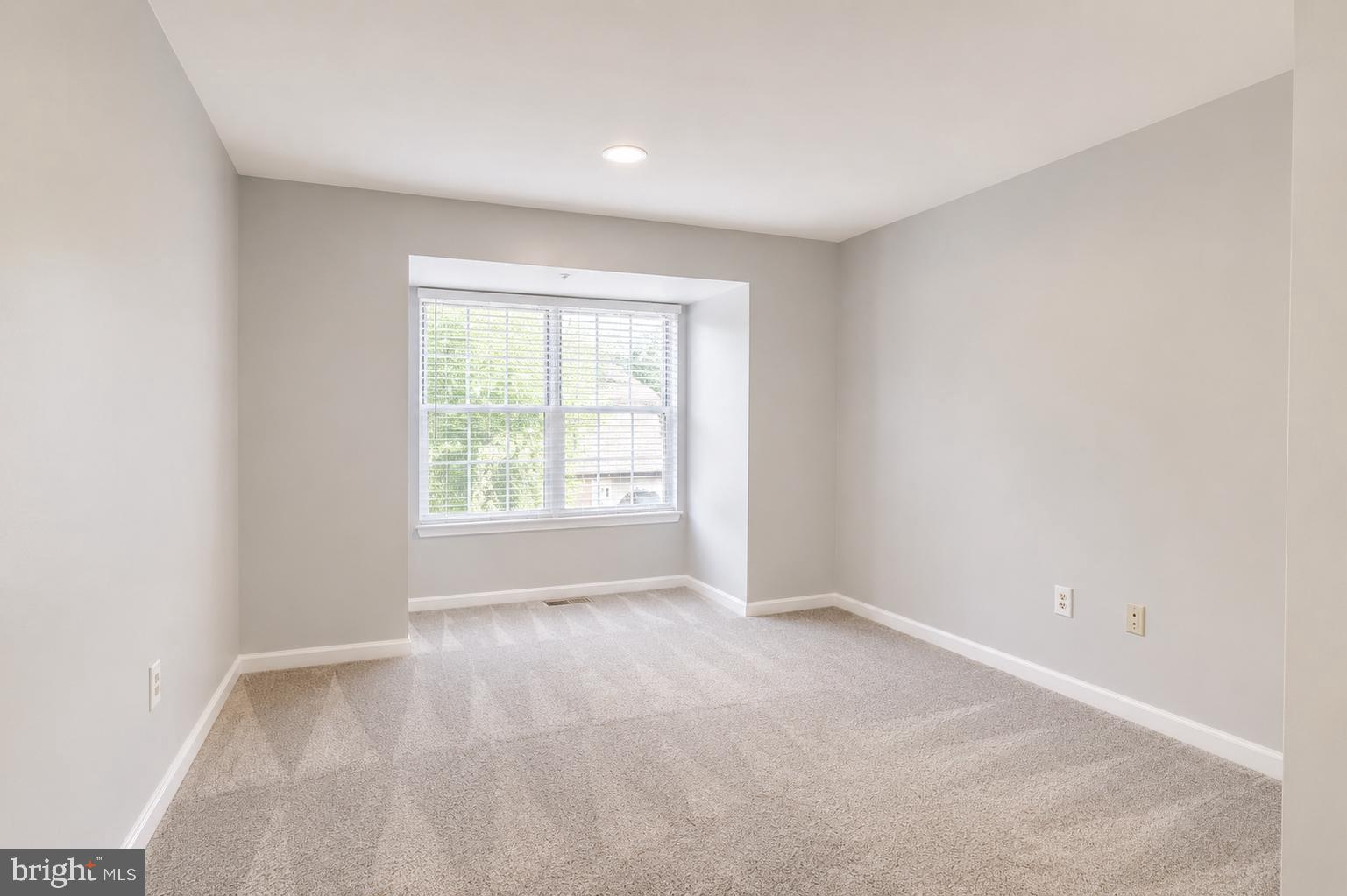 19907 DUNSTABLE CIRCLE 184
