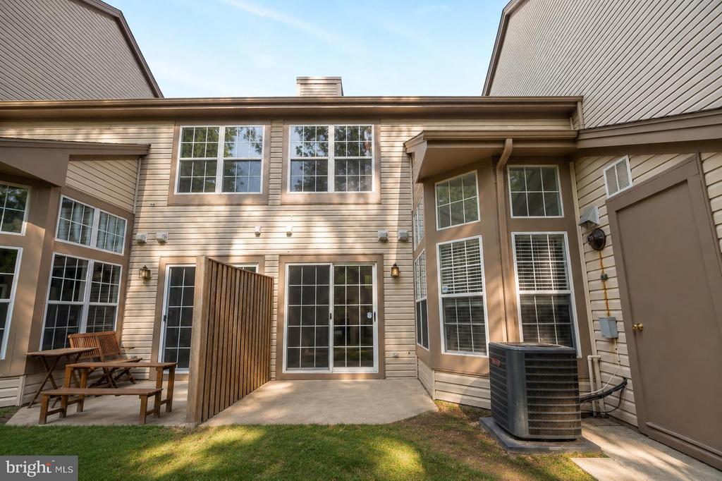 19907 DUNSTABLE CIRCLE 184
