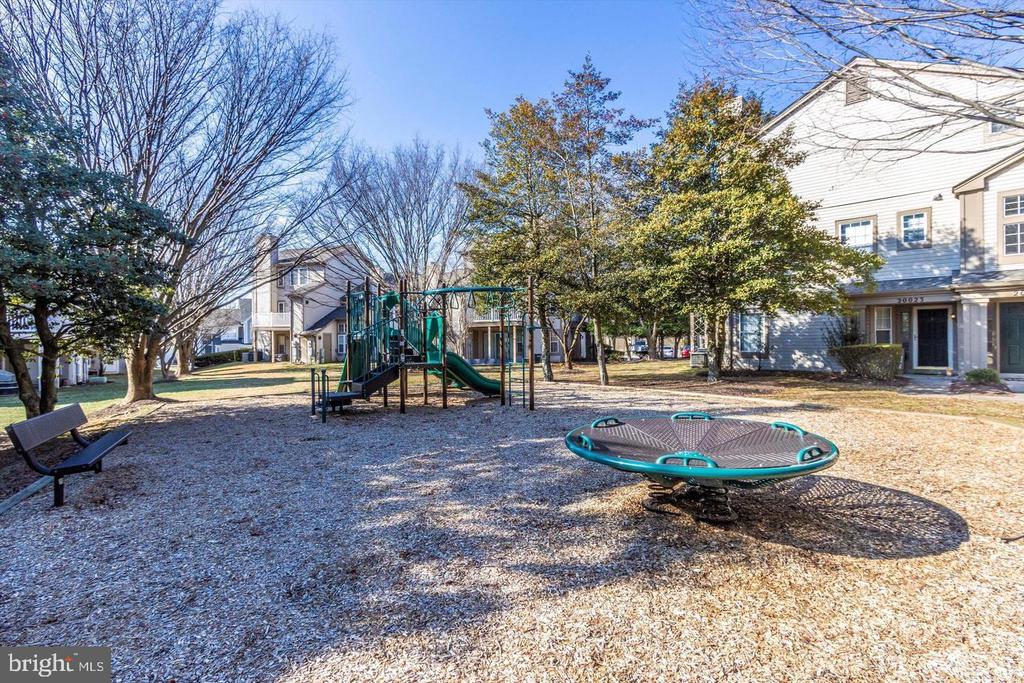 19907 DUNSTABLE CIRCLE 184
