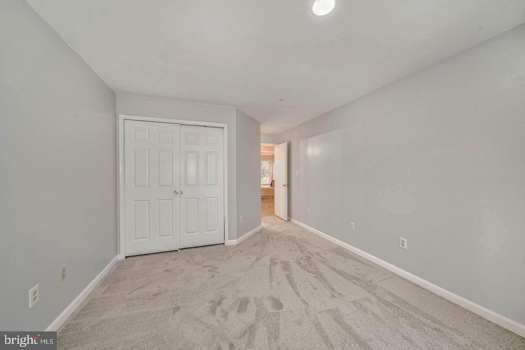19907 DUNSTABLE CIRCLE 184