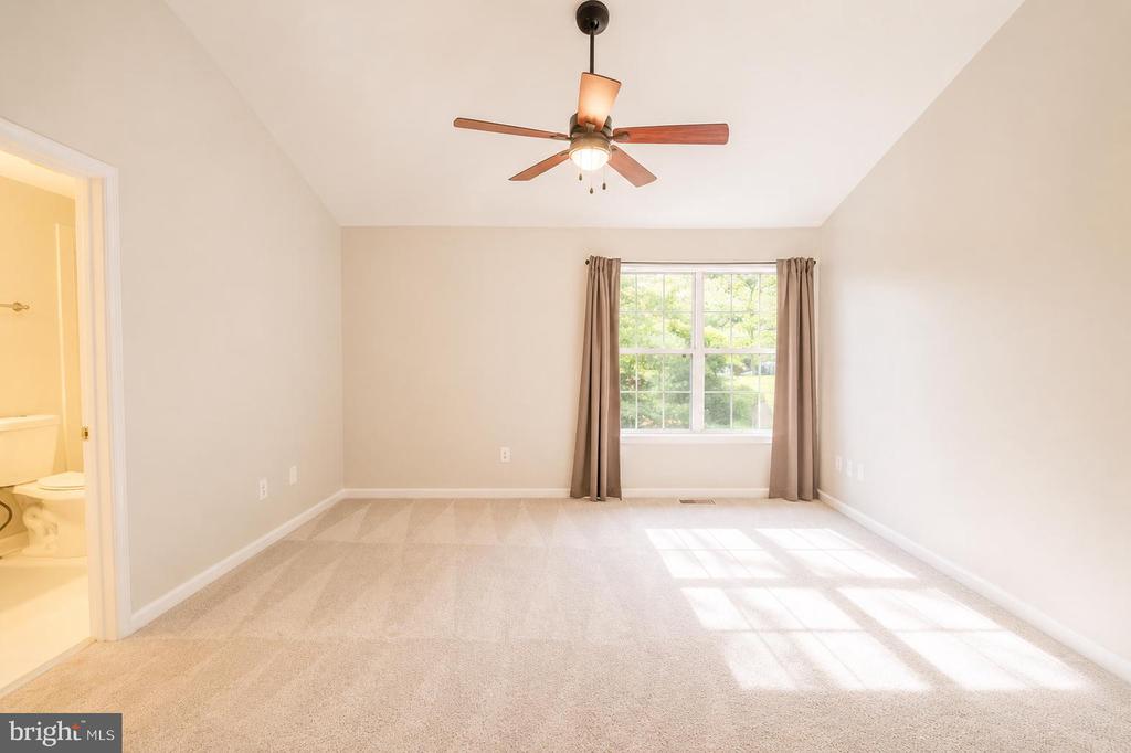 19907 DUNSTABLE CIRCLE 184