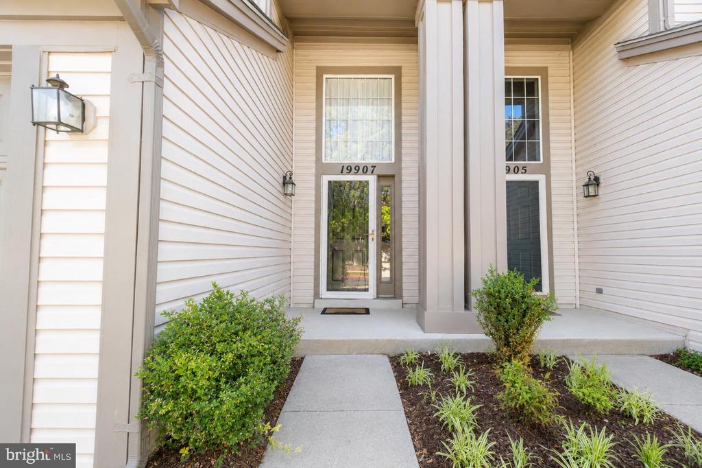19907 DUNSTABLE CIRCLE 184