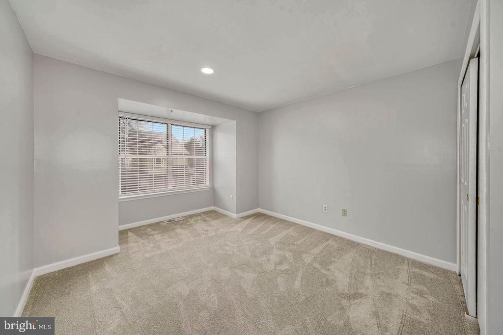 19907 DUNSTABLE CIRCLE 184