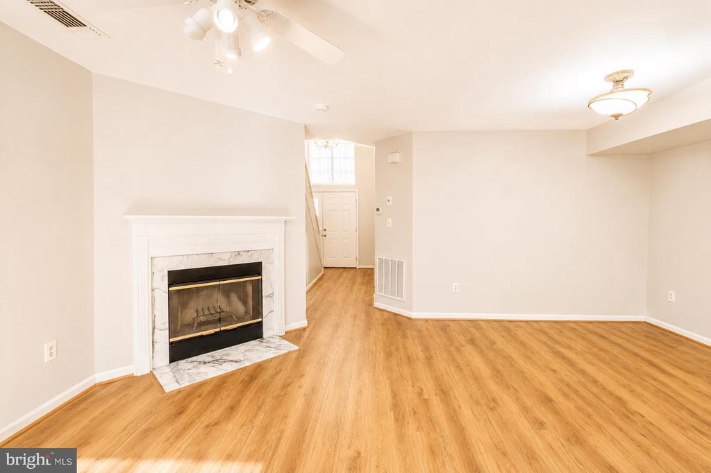 19907 DUNSTABLE CIRCLE 184