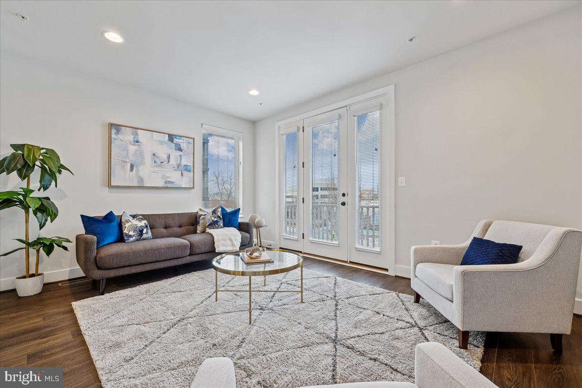 882 THOMPSON CRESCENT 28