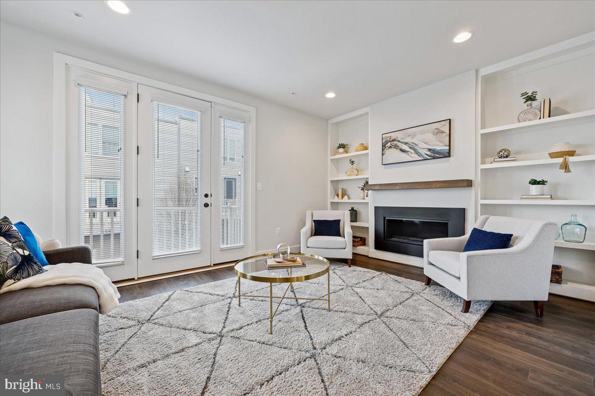 882 THOMPSON CRESCENT 28
