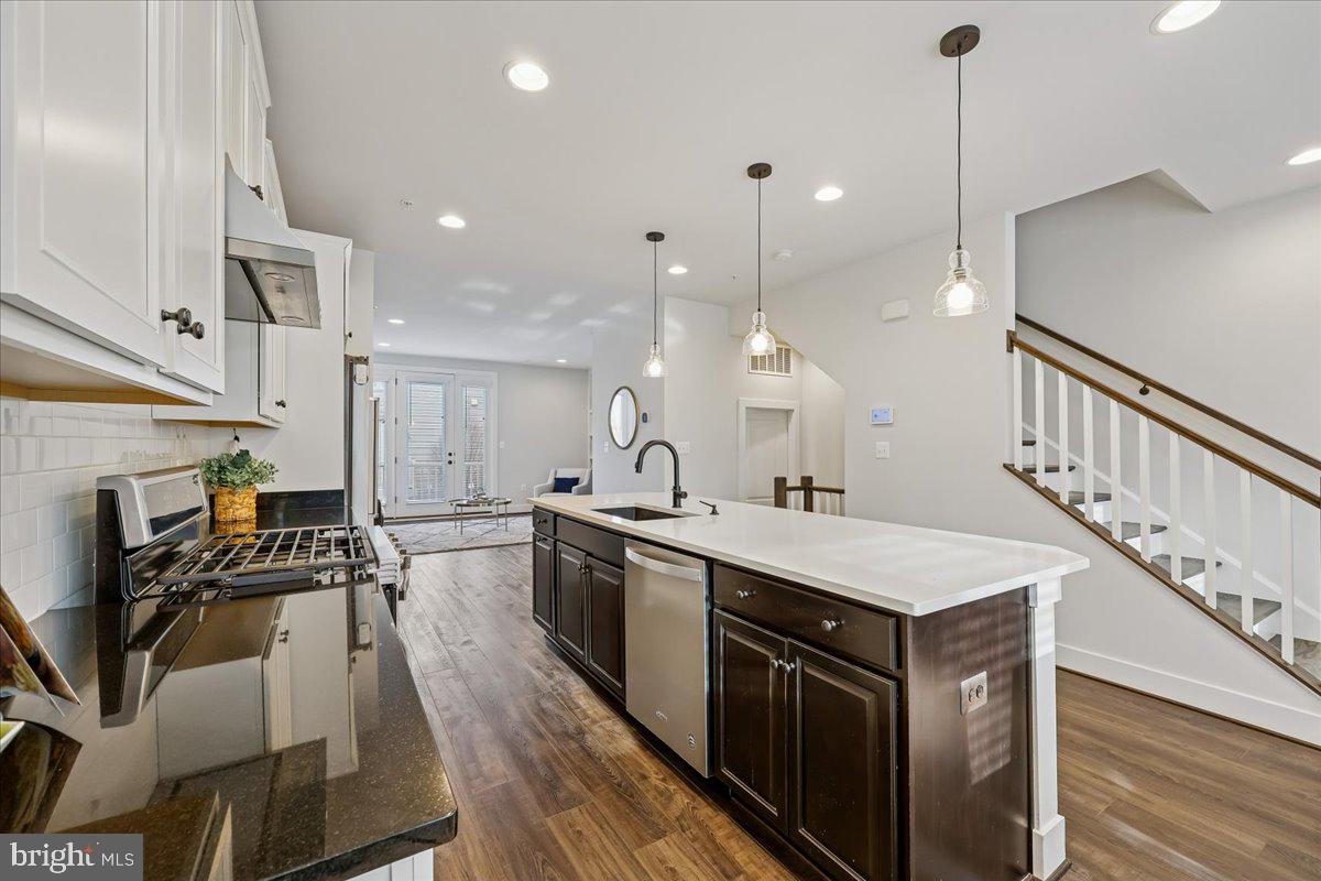 882 THOMPSON CRESCENT 28