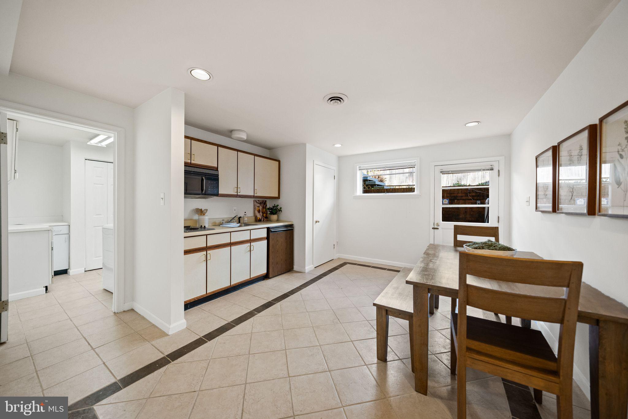 4822 EARLSTON DRIVE