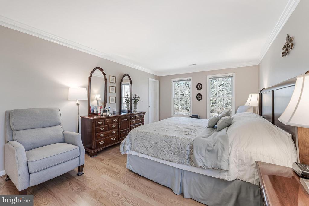 10005 BALD CYPRESS DRIVE