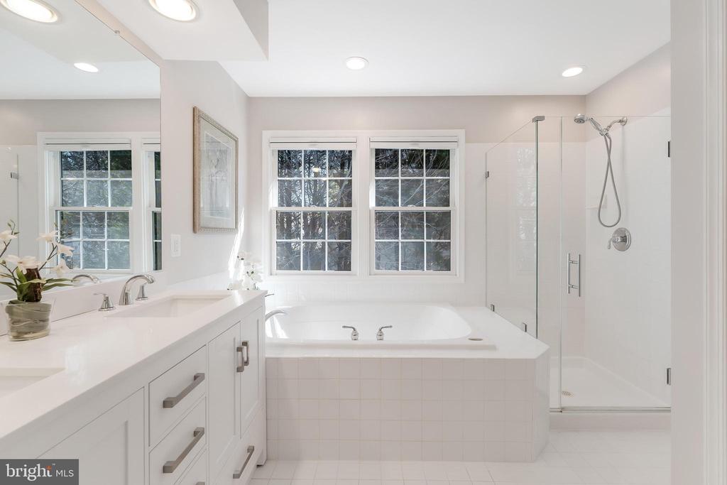 10005 BALD CYPRESS DRIVE