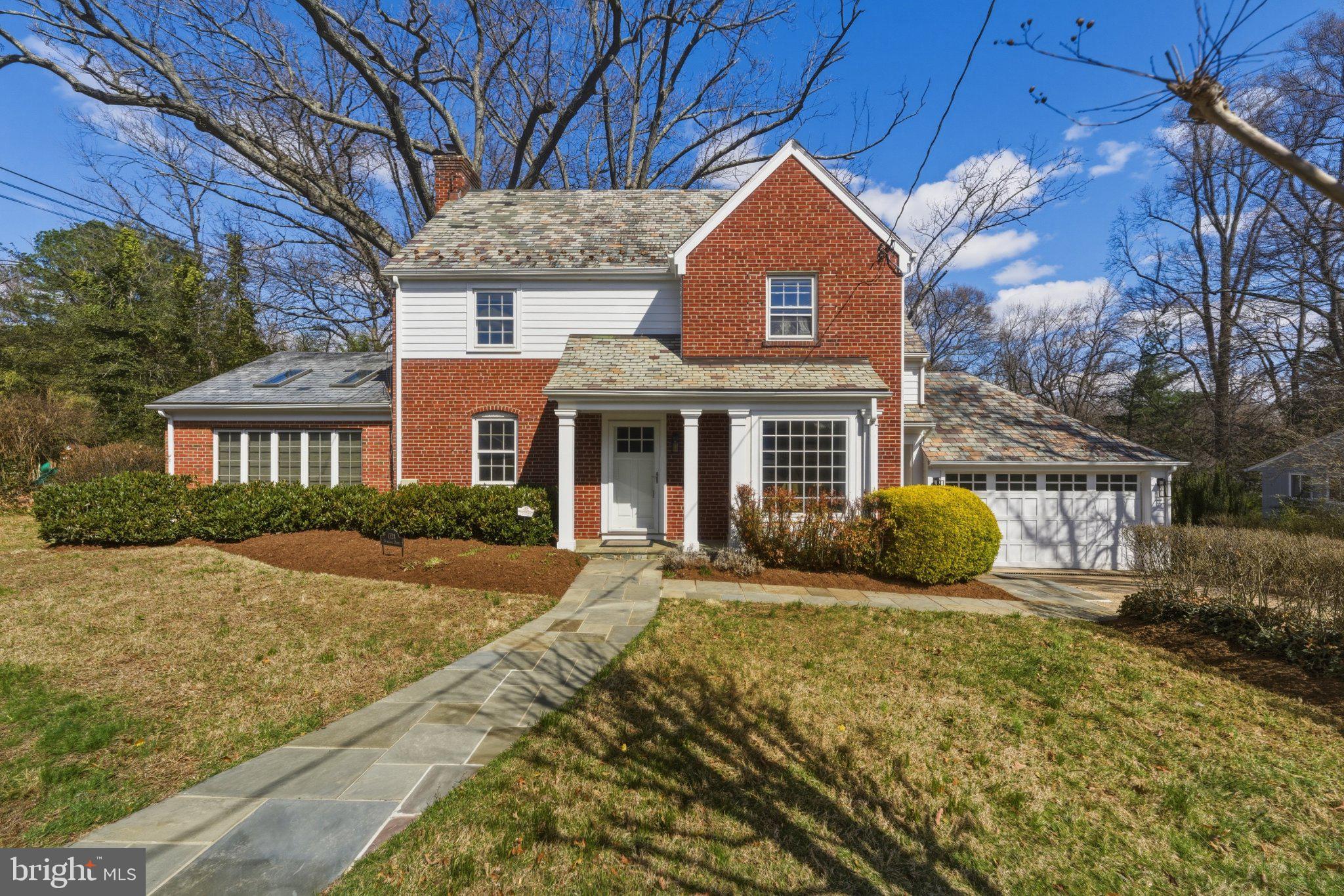 1724 OVERLOOK DRIVE