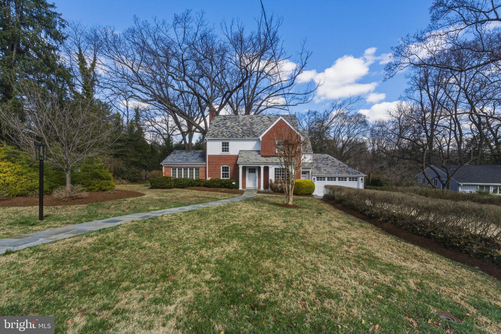 1724 OVERLOOK DRIVE