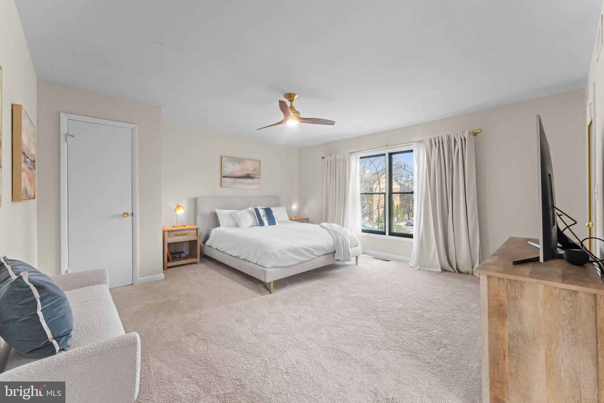 1604 HIGHLAND DRIVE