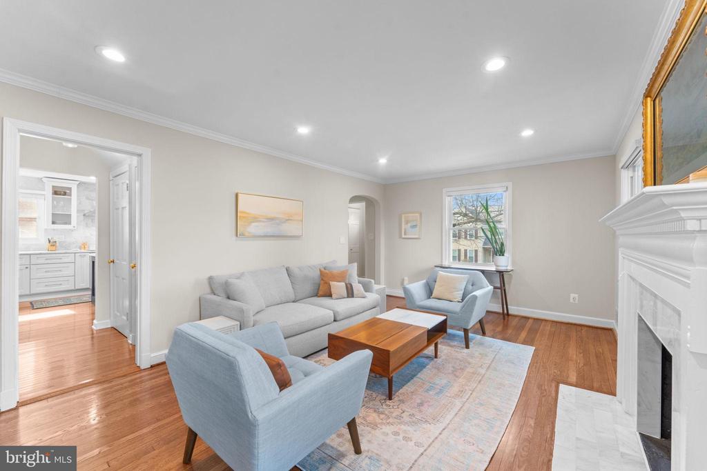 1604 HIGHLAND DRIVE