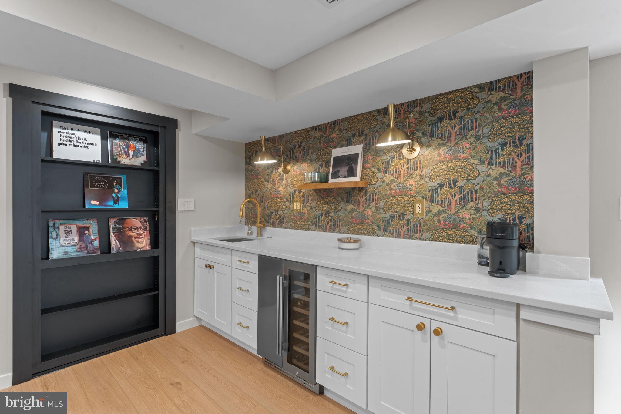 1604 HIGHLAND DRIVE