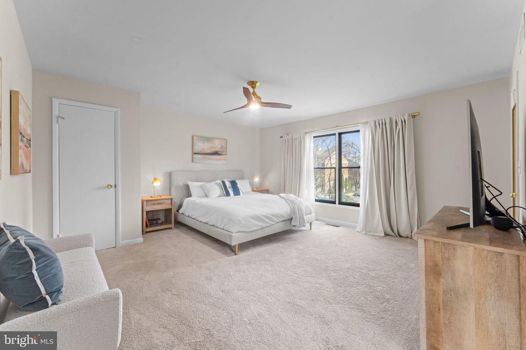 1604 HIGHLAND DRIVE