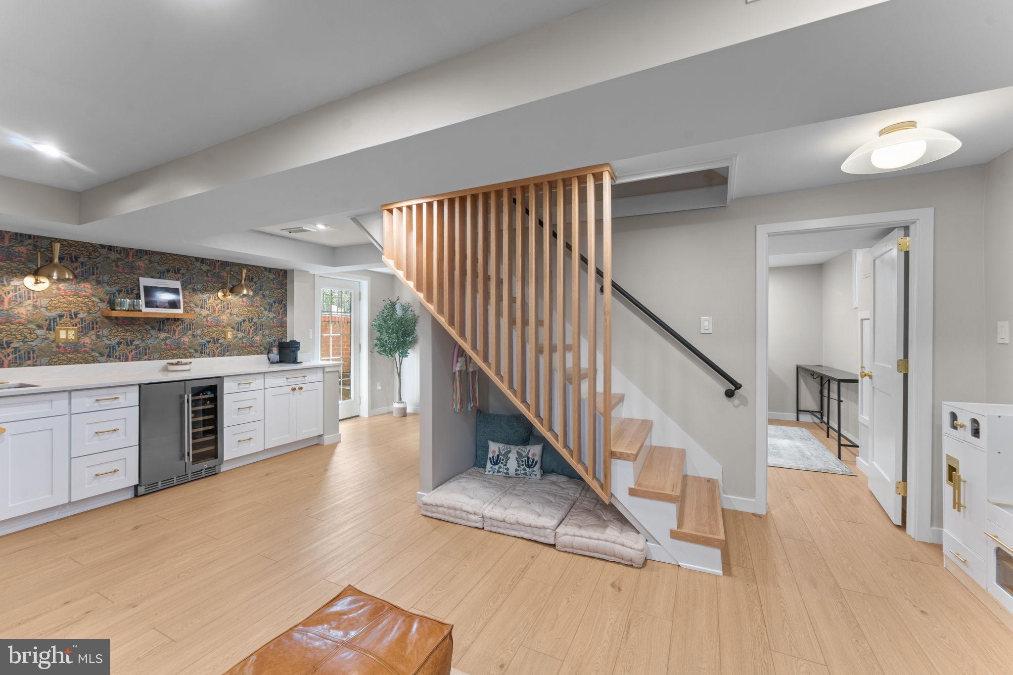 1604 HIGHLAND DRIVE
