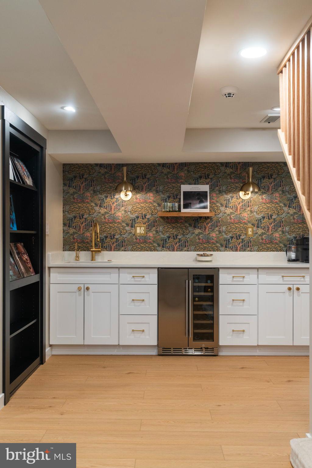 1604 HIGHLAND DRIVE