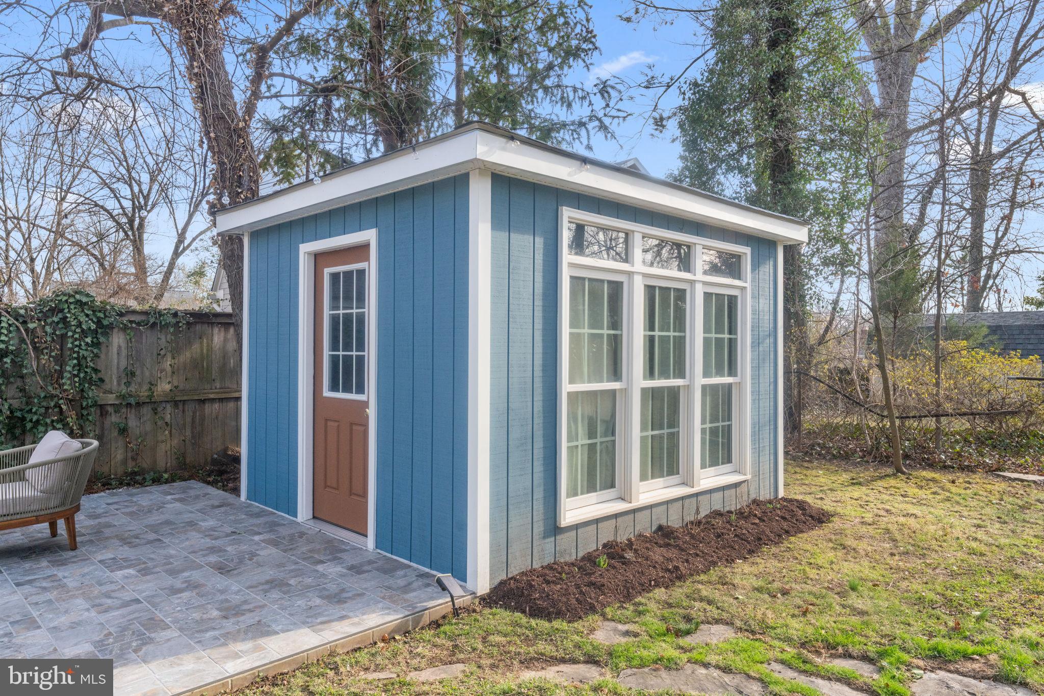 1604 HIGHLAND DRIVE