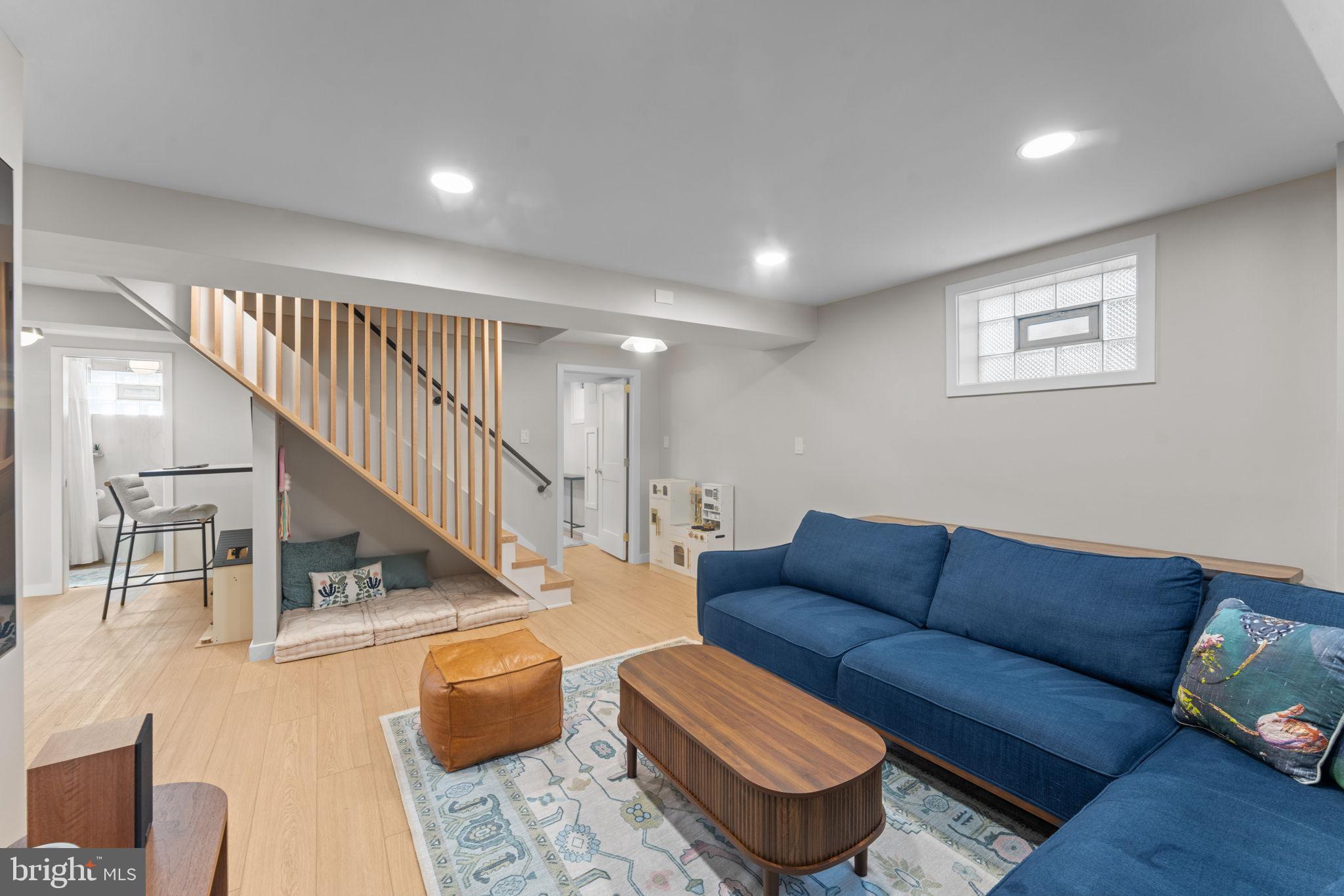 1604 HIGHLAND DRIVE