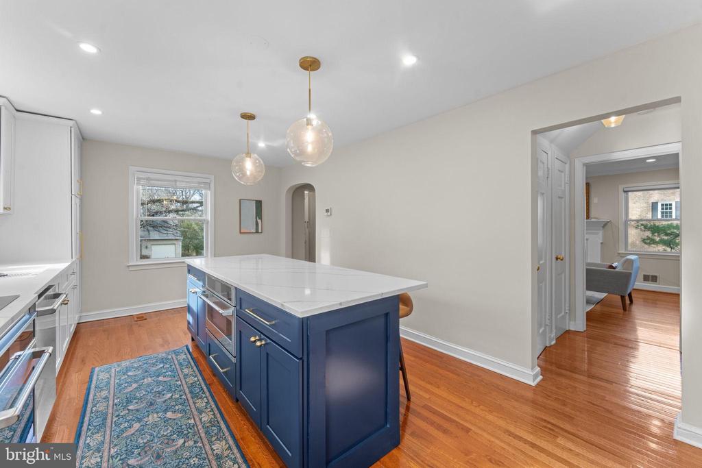 1604 HIGHLAND DRIVE