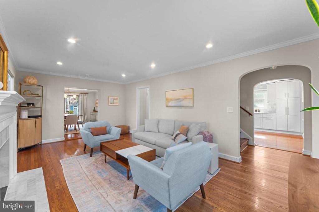 1604 HIGHLAND DRIVE